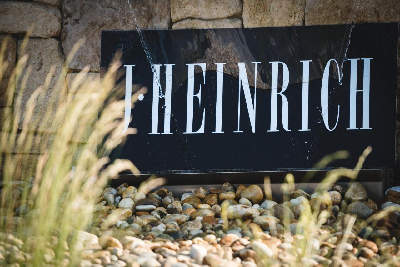 Weingut Silvia Heinrich Bed & Breakfast Deutschkreutz Exterior photo